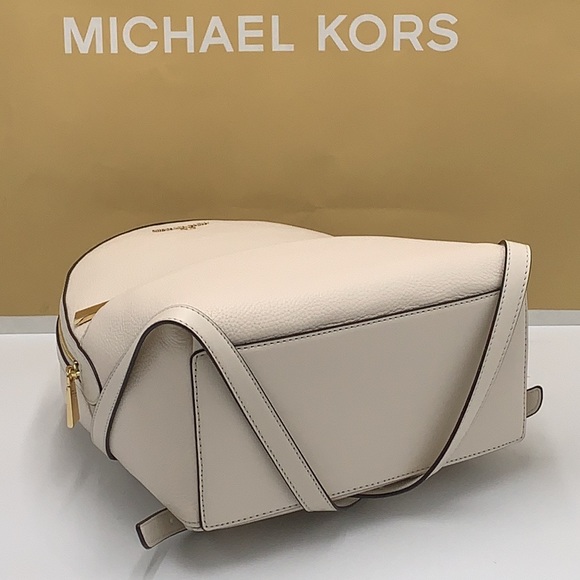 Michael kors Valerie medium pebbled leather backpack light cream color - Picture 13 of 15